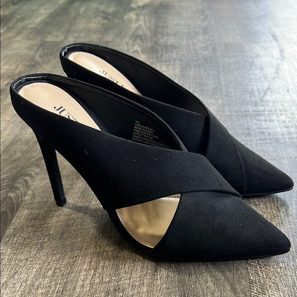 NEW Justfab Black Heels with Elegant V-Cut Design size 6